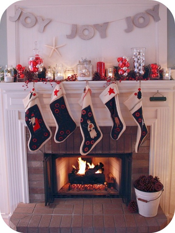 [RMS-homerestyle_joy-holiday-mantel_s3x4_lg[8].jpg]