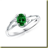 Oval-Colombian-Emerald-and-Diamond-Ring-with-Split-Shank-in-Platinum-(6X4-mm)_