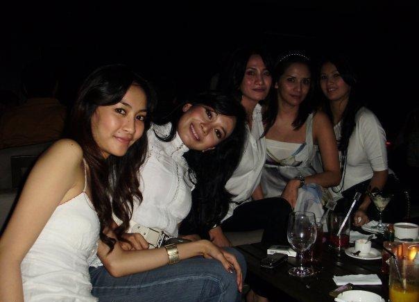 [group+friends+party+spg+13[2].jpg]