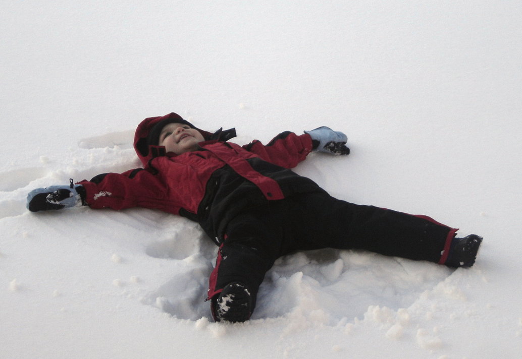 [Tyler+snow+angle.jpg]