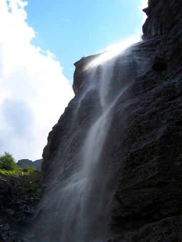 [Angelic water fall (Bridal veil left chute)[6].jpg]