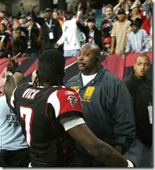 Michael-Vick-Finger Michael-Vick-Finger