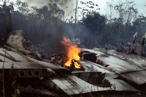 Photo resembling the Palo Alto plane crash