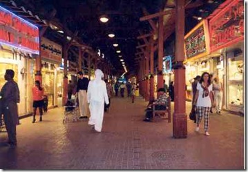 Haggle Around Dubai Souks to Experience the Shopping Glee