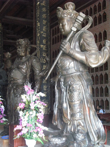 Khong hien
