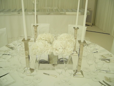 [wed_white_table2_lrobbir5.jpg]