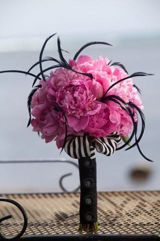[peonybouquetblackbuttonsdesignsbyhem[1].jpg]