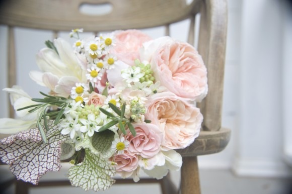 [pinkpeachwhiteweddingbouquetjoythigp[2].jpg]