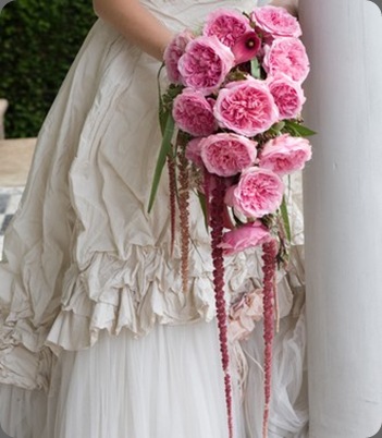 trailing-bridal-rose-bouquet-e magical miranda roses my wedding flower ideas UK