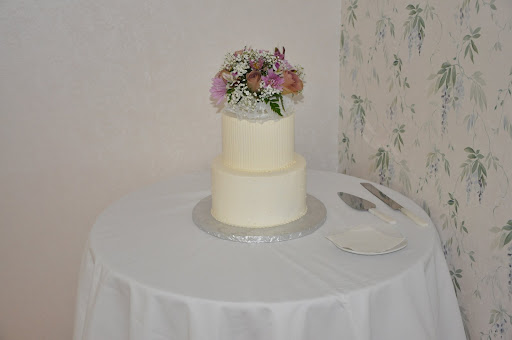 The wedding cake.