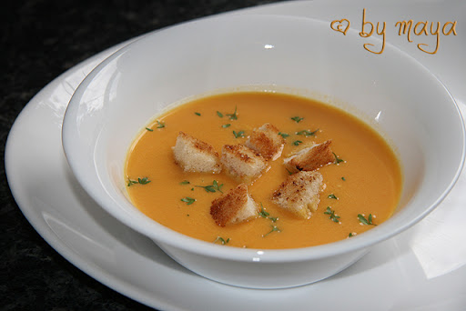 Articole culinare : Supa de portocale si crutoane aromtizate cu scortisoara