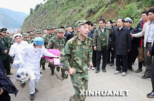总理让路