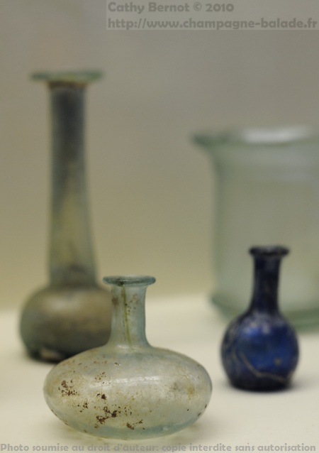 fiole en verre antiquité archéologie fiole en verre antiquité archéologie
