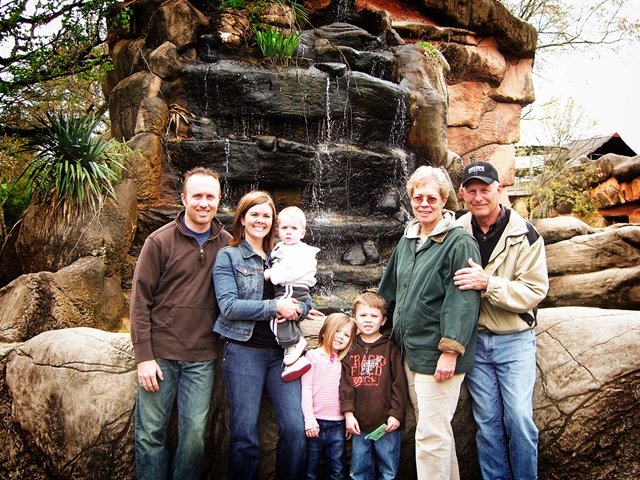 [Family Picture at the Zoo[4].jpg]