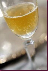 glass-of-moscato-d'-asti glass-of-moscato-d'-asti