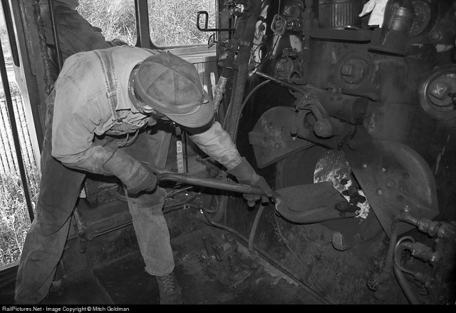 [shovelingCoal8.jpg]