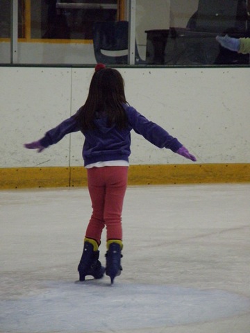[Ice Skating 049[2].jpg]