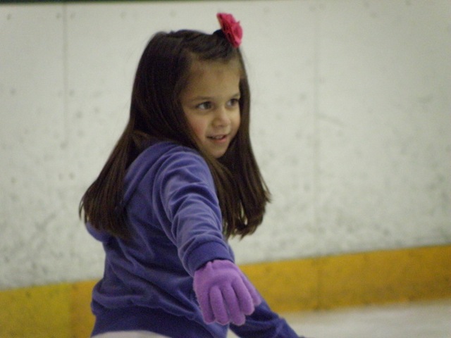 [Ice Skating 053[2].jpg]