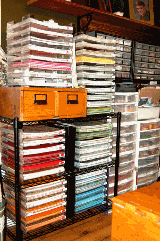 [scraproom-black-shelves[3].gif]