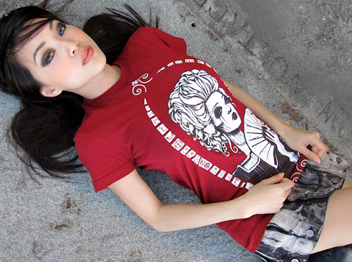vampy, vampy bit me, toysrevil, kidrobot shirt, tokidoki shirt, hot asian cosplay