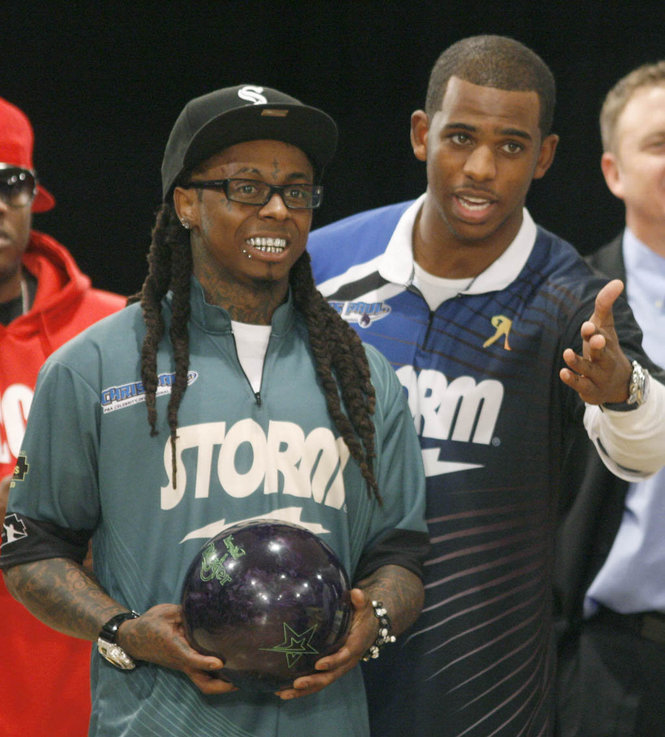Fotos: Lil Wayne joga boliche depois de sair da cadeia Fotos: Lil Wayne joga boliche depois de sair da cadeia