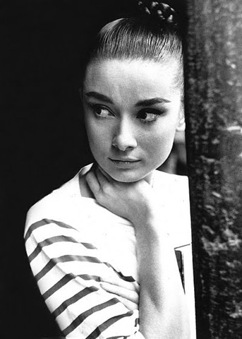 [Audrey-Hepburn-Striped-Top1[5].jpg]