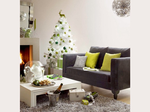 White-Christmas-tree-heals_1128a_aol-lifestyle-uk_121110 White-Christmas-tree-heals_1128a_aol-lifestyle-uk_121110