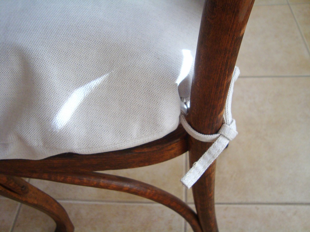 [chairs 011-1[3].jpg]