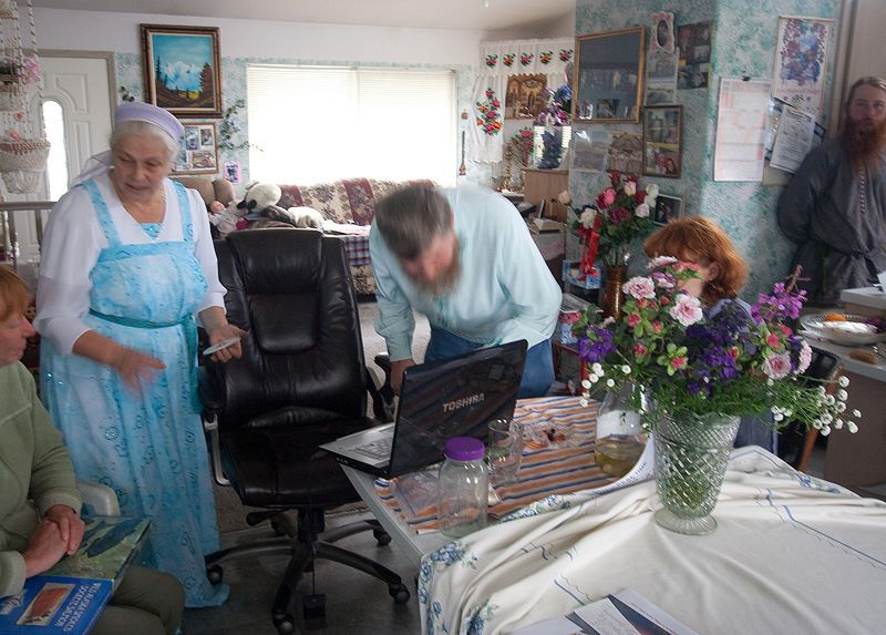 Их быт и их нравы: повседневная жизнь в фотографиях