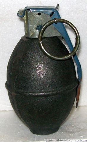[WW2 Vietnam Grenade[6].jpg]