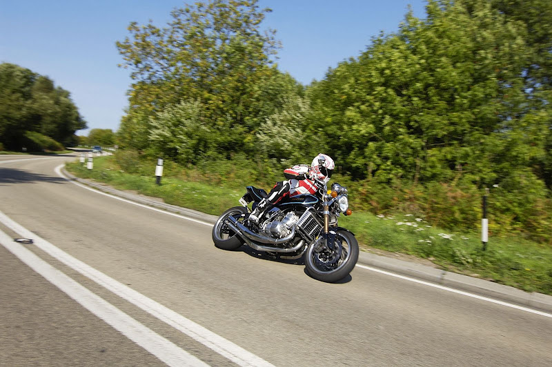 Suzuki 750 GT K5 K5%20KETTLE%20RIDING