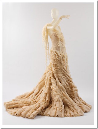 Kate middleton wedding dress alexander mcqueen