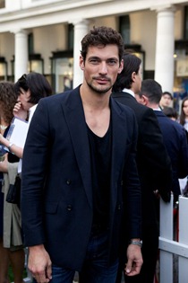 pop store tommy hilfiger David_Gandy
