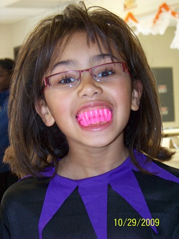 [halloween 091[2].jpg]