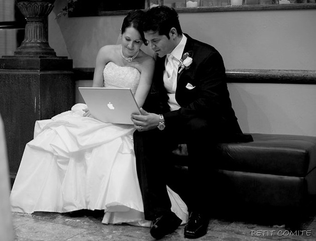 [bride-and-groom-watching-their-same-day-wedding-slideshow-01[13].jpg]