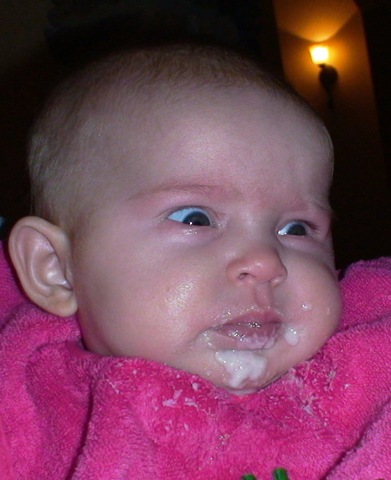 [Jenna - 17 weeks cereal face[3].jpg]