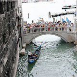  &ndash; Vista desde el interior del puente de los suspiros- Venecia