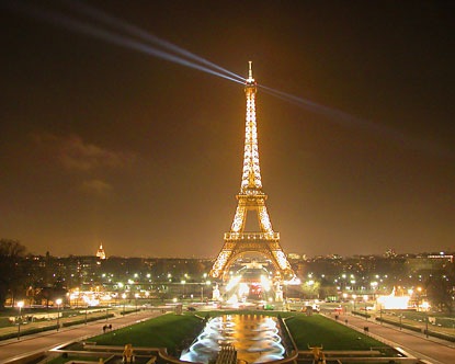 [france-eiffel-tower[6].jpg]