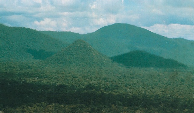 [Pirâmides Amazonas[4].jpg]
