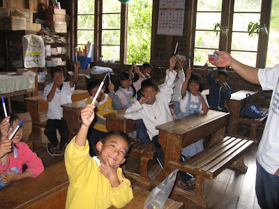 Tanulong kids get ballpens
