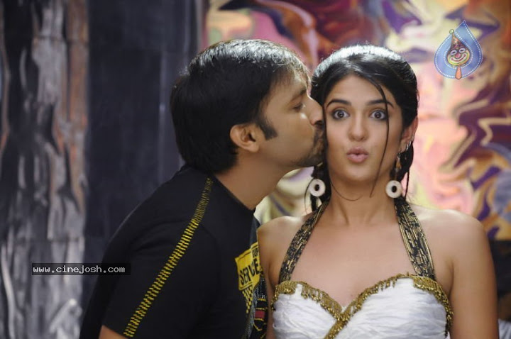 Romance Photos Of Gopichand And Deeksha Seth In Wanted Movie