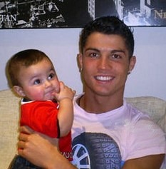 [Cristiano-Ronaldo-Baby[2].jpg]