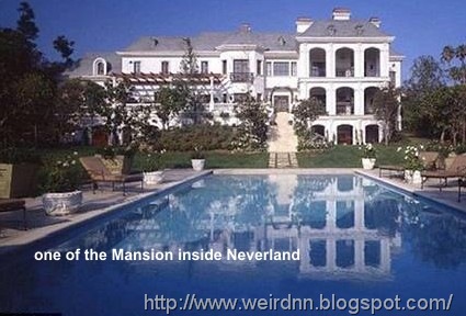 [one of the Mansion inside Neverland1[6].jpg]