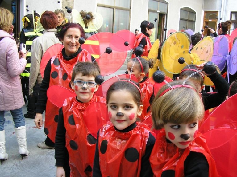 DISFRAZ ESCOLAR DE MARIQUITA DISFRAZ ESCOLAR DE MARIQUITA