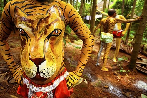 tiger-dance-trissur-india-550jk082908 tiger-dance-trissur-india-550jk082908