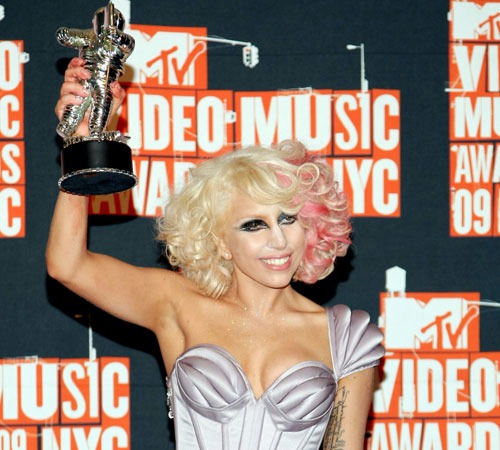 [lady-gaga-vma[5].jpg]