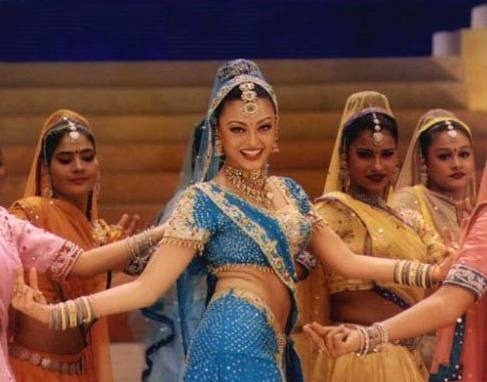 [bollywood13.jpg]