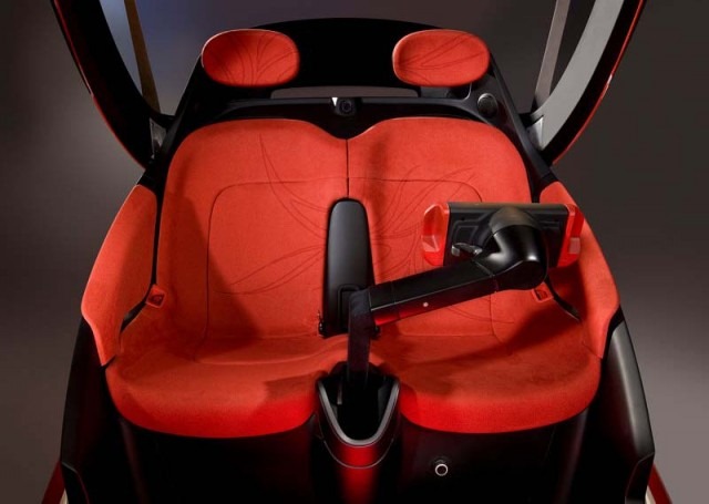 [GM-EN-V_Concept_2010_red_interior_seat-640x455[4].jpg]