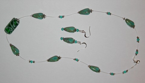 [2010-11-02 Necklace Tutorial (15)[5].jpg]
