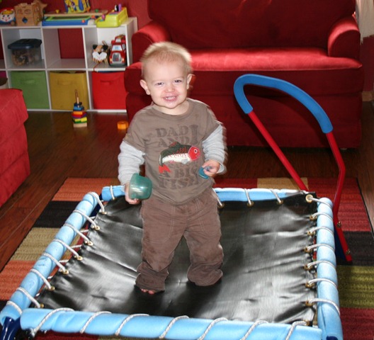 [2010-12-04 Nate on Trampoline (1)[4].jpg]